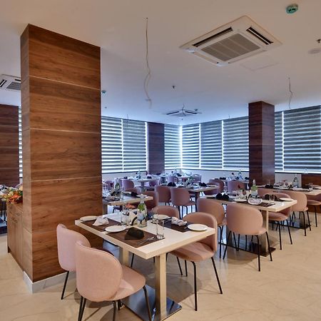 Dod Jala Click Hotel Vista-International Airport מראה חיצוני תמונה